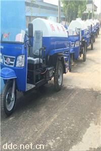  五征三马洒水车